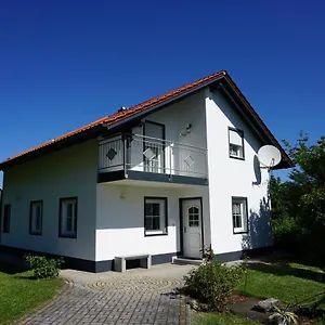Englburg In Absolut Ruhiger Lage Tittling