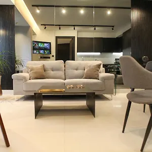 Apartment Raam Luxury, Larnaca
