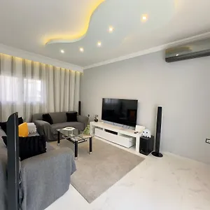 spacious-luxurious-apartment-in-kalamaria.hotels-of-thessaloniki.com/