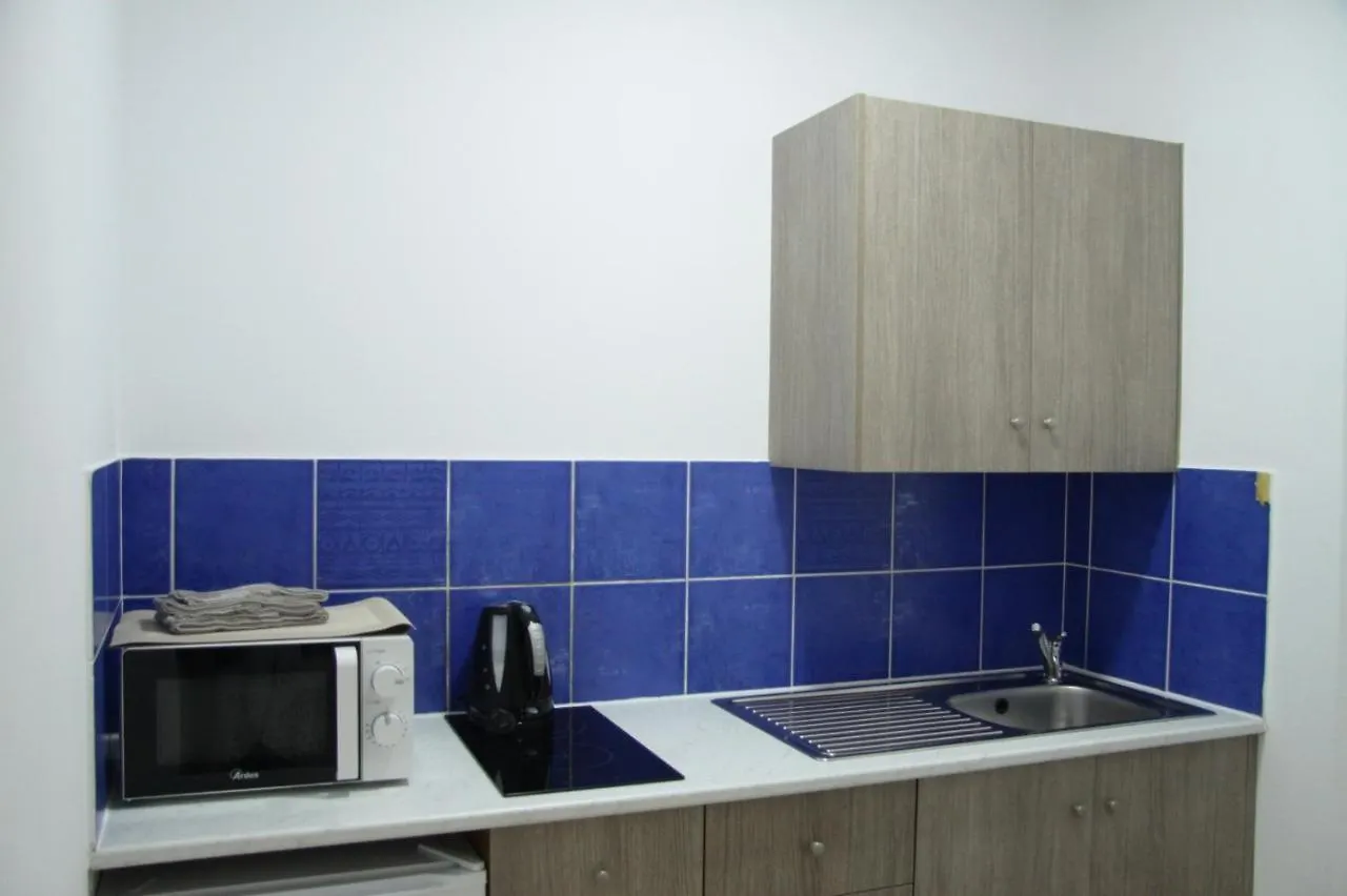 Larnaca Bay Suites 0*,
