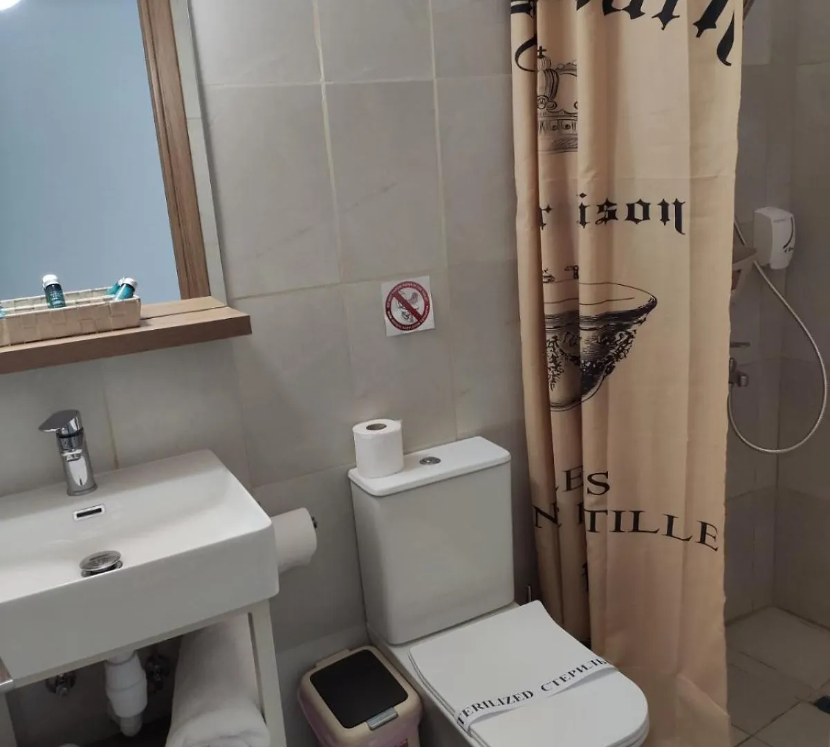 Larnaca Bay Suites Apartment